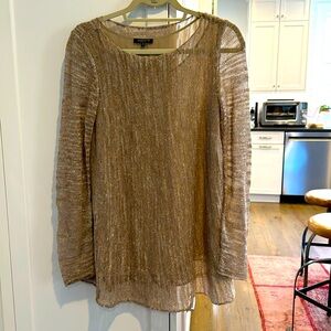 Women’s Gold Glitter Long Sleeve Holiday Top Ling and very flattering
